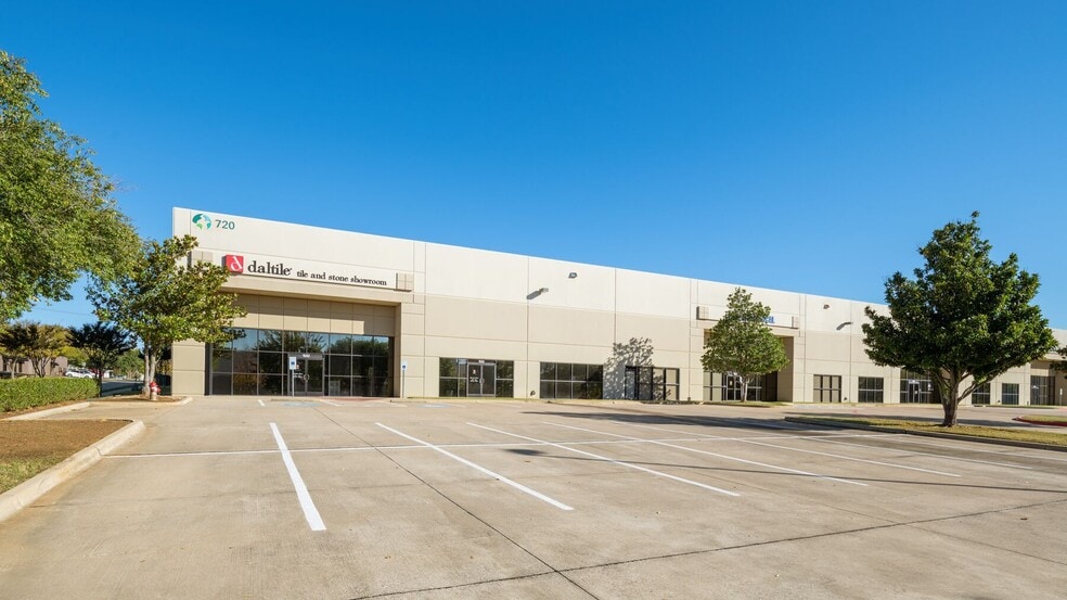 720 Industrial Blvd, Grapevine, TX for lease - Primary Photo - Image 1 of 10