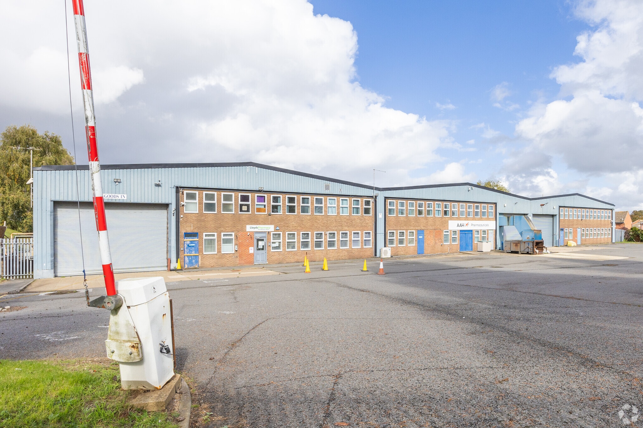 1 Cavalry Hl, Weedon for sale Primary Photo- Image 1 of 2