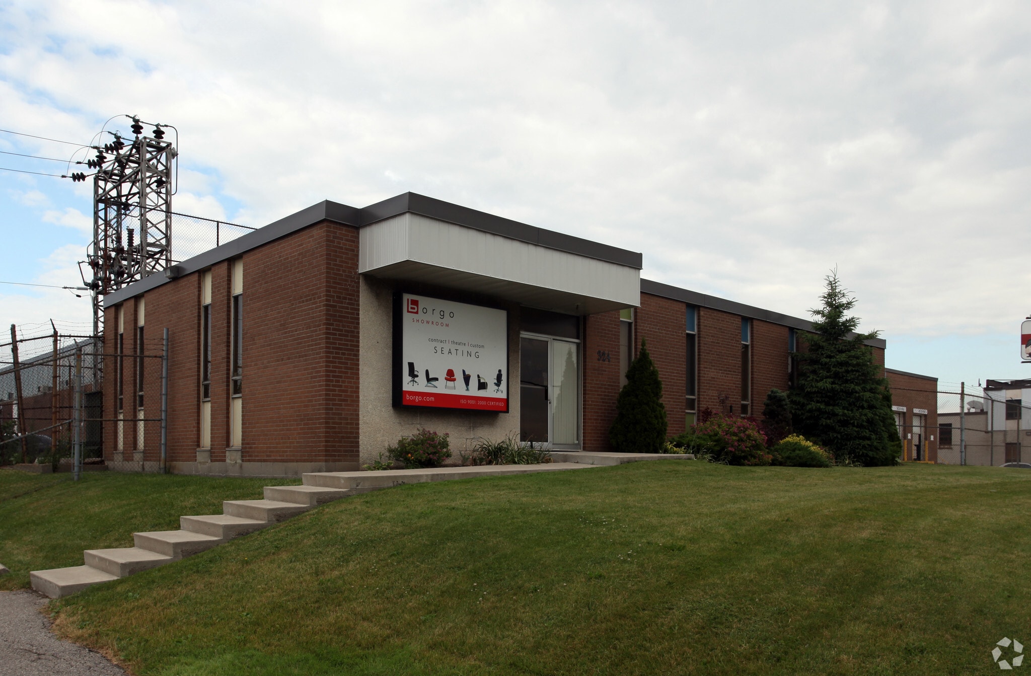 324 Carlingview Dr, Toronto, ON for sale Primary Photo- Image 1 of 1