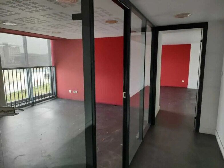 Quai Armand Lalande, Bordeaux for lease - Interior Photo - Image 3 of 8