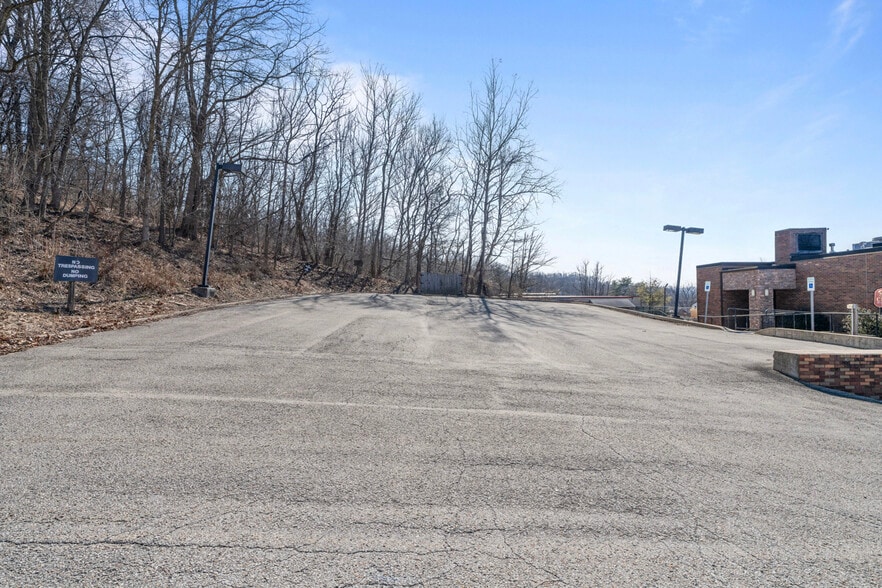 2640 Pitcairn Rd, Monroeville, PA for lease - Building Photo - Image 3 of 60