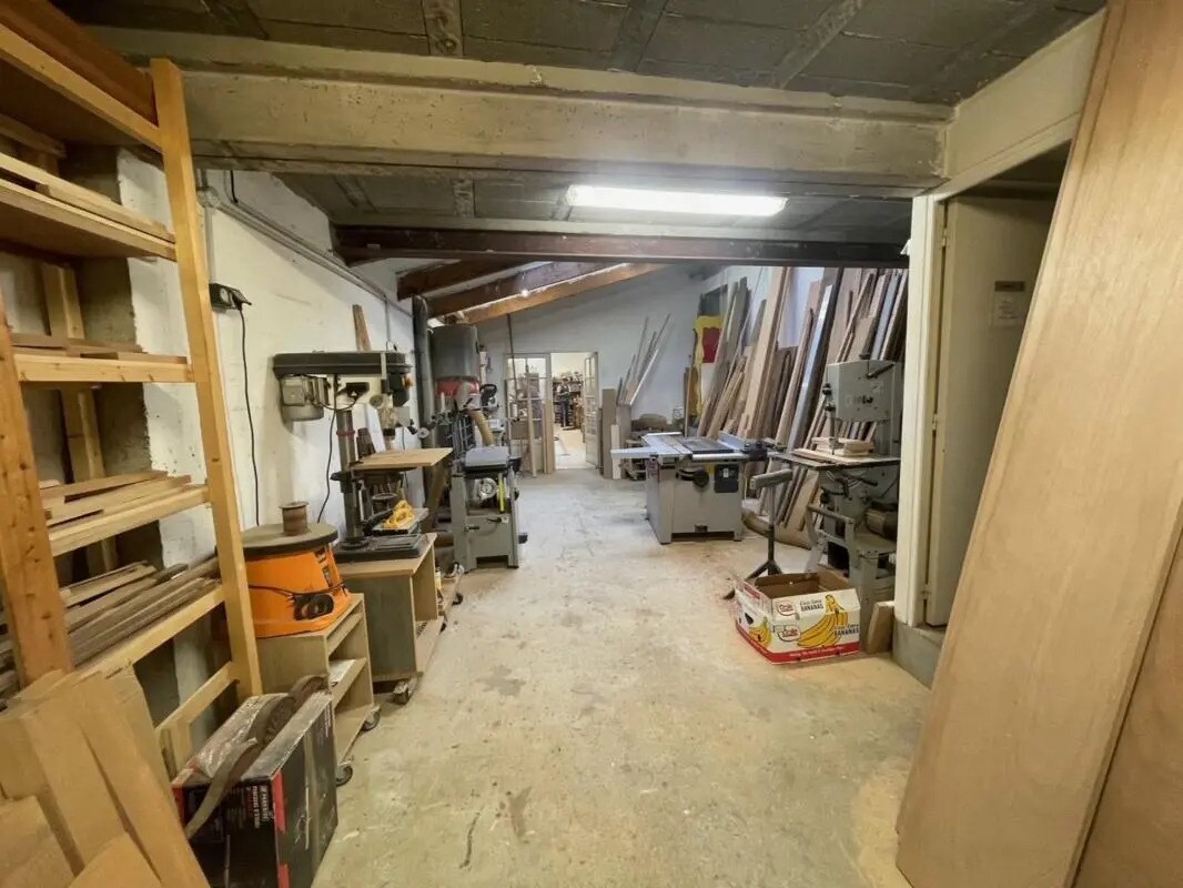 Retail in Maisons-Laffitte for lease Interior Photo- Image 1 of 9