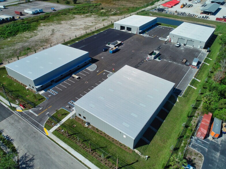 2954 Van Buren St, Fort Myers, FL for sale - Building Photo - Image 2 of 8
