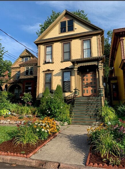 215 Green St, Syracuse, NY for sale - Building Photo - Image 1 of 1