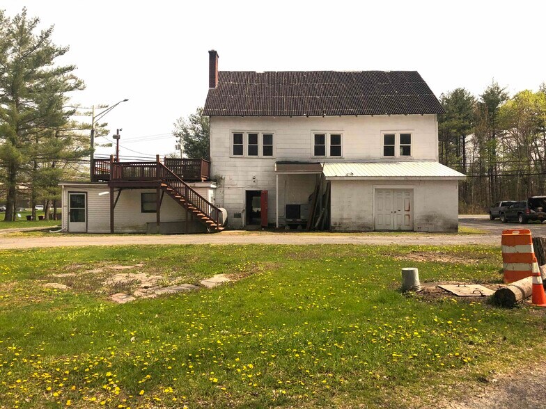 895 Delaware Ave, Delmar, NY 12054