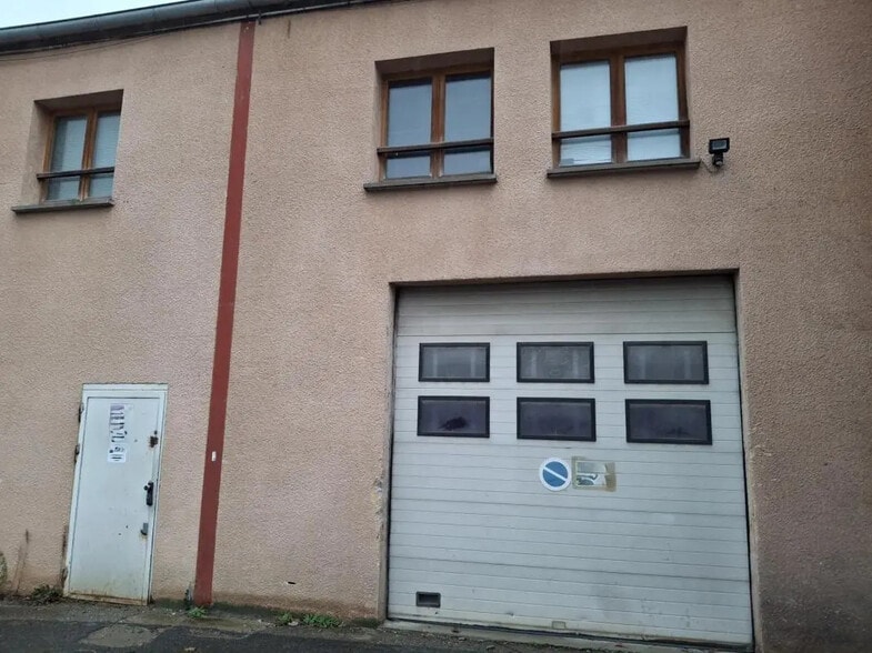 Flex in Sainte-Consorce for sale - Building Photo - Image 1 of 6
