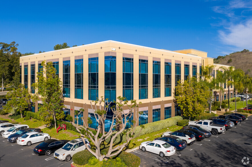 1 Spectrum Pointe Dr, Lake Forest, CA for lease - Building Photo - Image 3 of 12