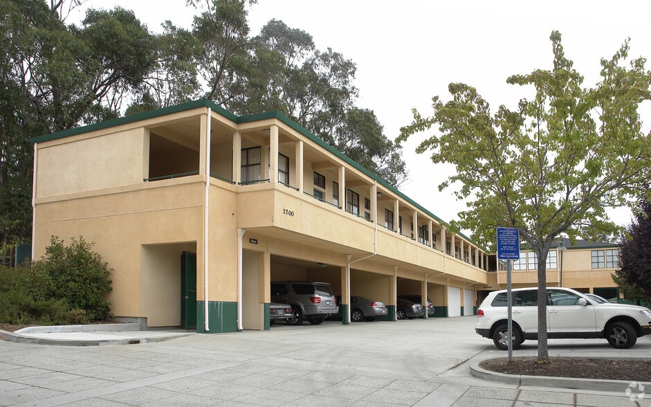 1700-1718 San Pablo Ave, Pinole, CA for lease - Primary Photo - Image 1 of 7