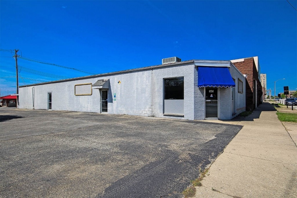 537 E William St, Decatur, IL for sale Primary Photo- Image 1 of 1