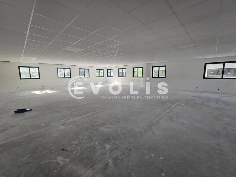 Office in Palaiseau for lease - Interior Photo - Image 3 of 8