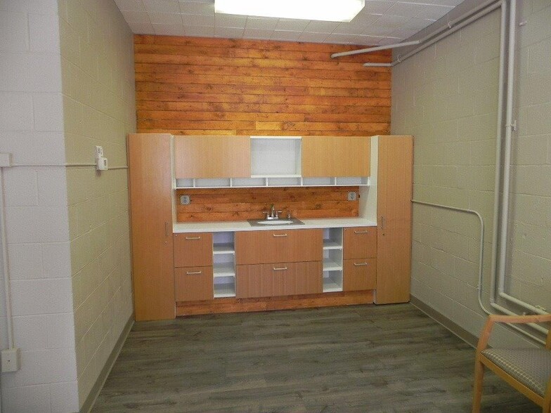 488 Derby Ave, West Haven, CT for lease - Building Photo - Image 3 of 3