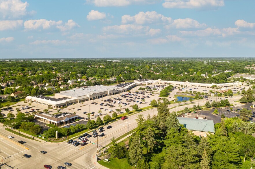 310-482 W Half Day Rd, Buffalo Grove, IL for sale - Building Photo - Image 1 of 1
