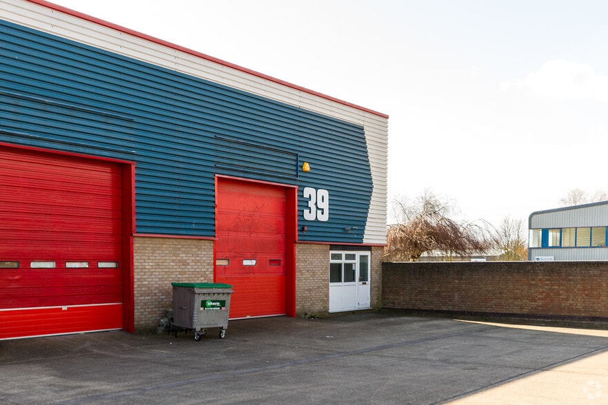 39 The Vintners, Southend On Sea for sale - Primary Photo - Image 1 of 1