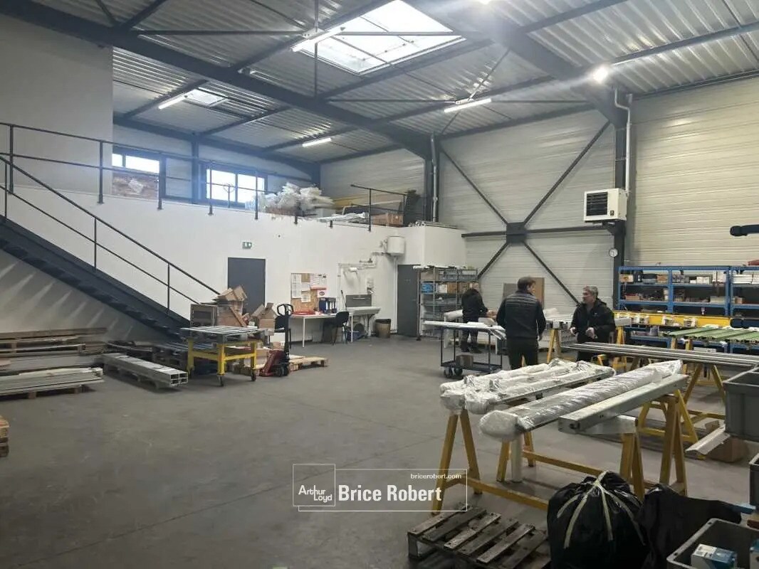 Flex in Chassieu for lease Interior Photo- Image 1 of 4