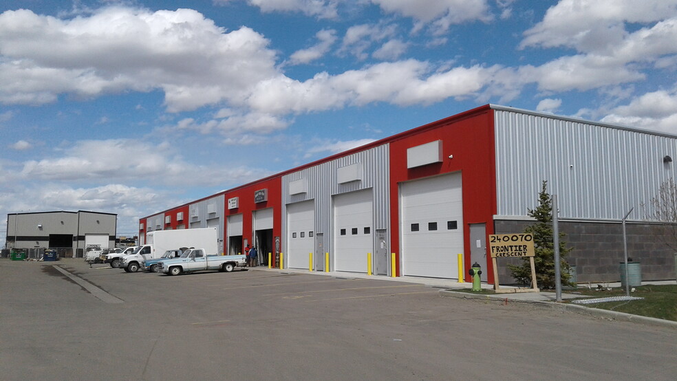 285127 Frontier Rd, Calgary, AB for lease - Building Photo - Image 1 of 6