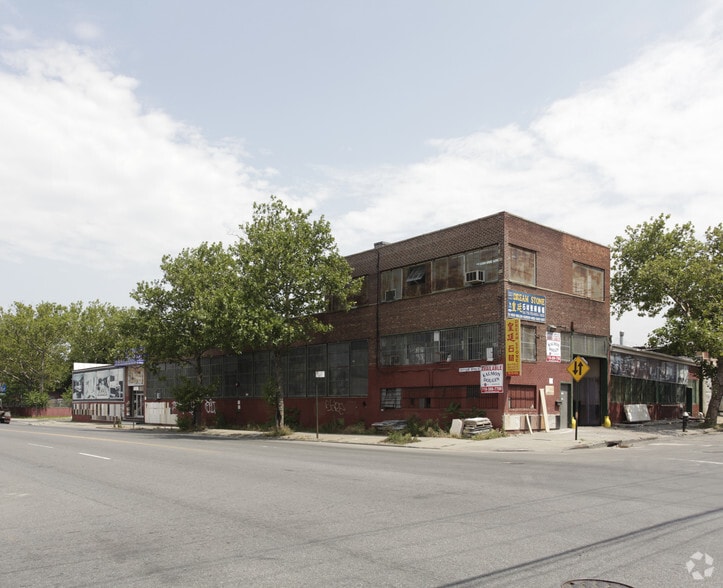95 Lombardy St, Brooklyn, NY for lease - Building Photo - Image 3 of 5