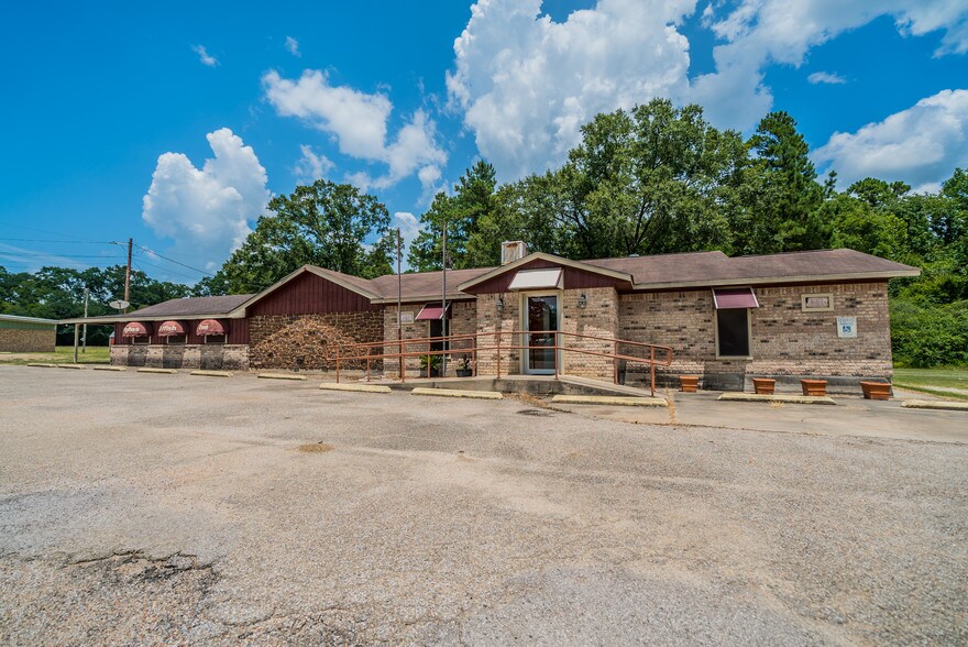 6771 US Highway 59 S, Goodrich, TX, 77335 Restaurant Property For