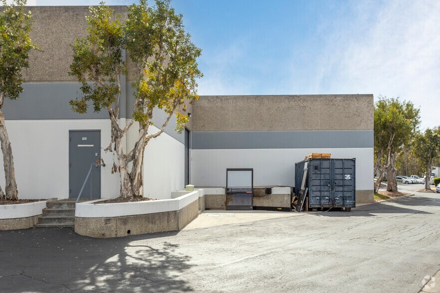 9240 Trade Pl, San Diego, CA for lease - Building Photo - Image 2 of 4