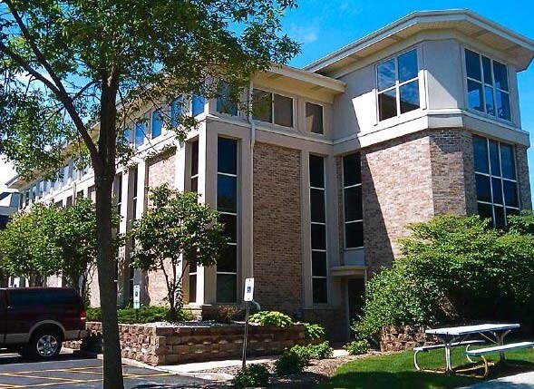 4100 N Calhoun Rd, Brookfield, WI for sale - Building Photo - Image 1 of 3