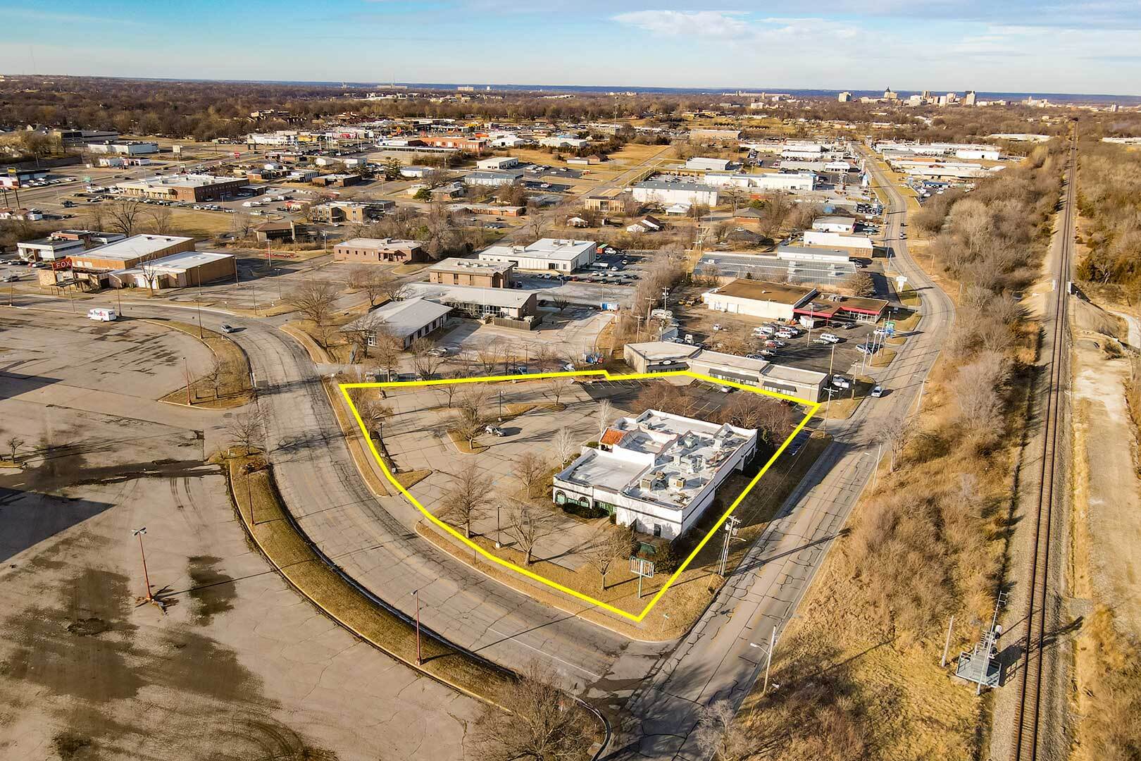 3425 S Kansas Ave, Topeka, KS for sale Building Photo- Image 1 of 1