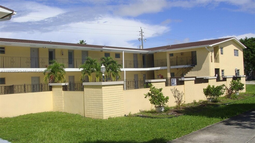 2285 NE 172nd St, North Miami Beach, FL for sale - Building Photo - Image 2 of 6