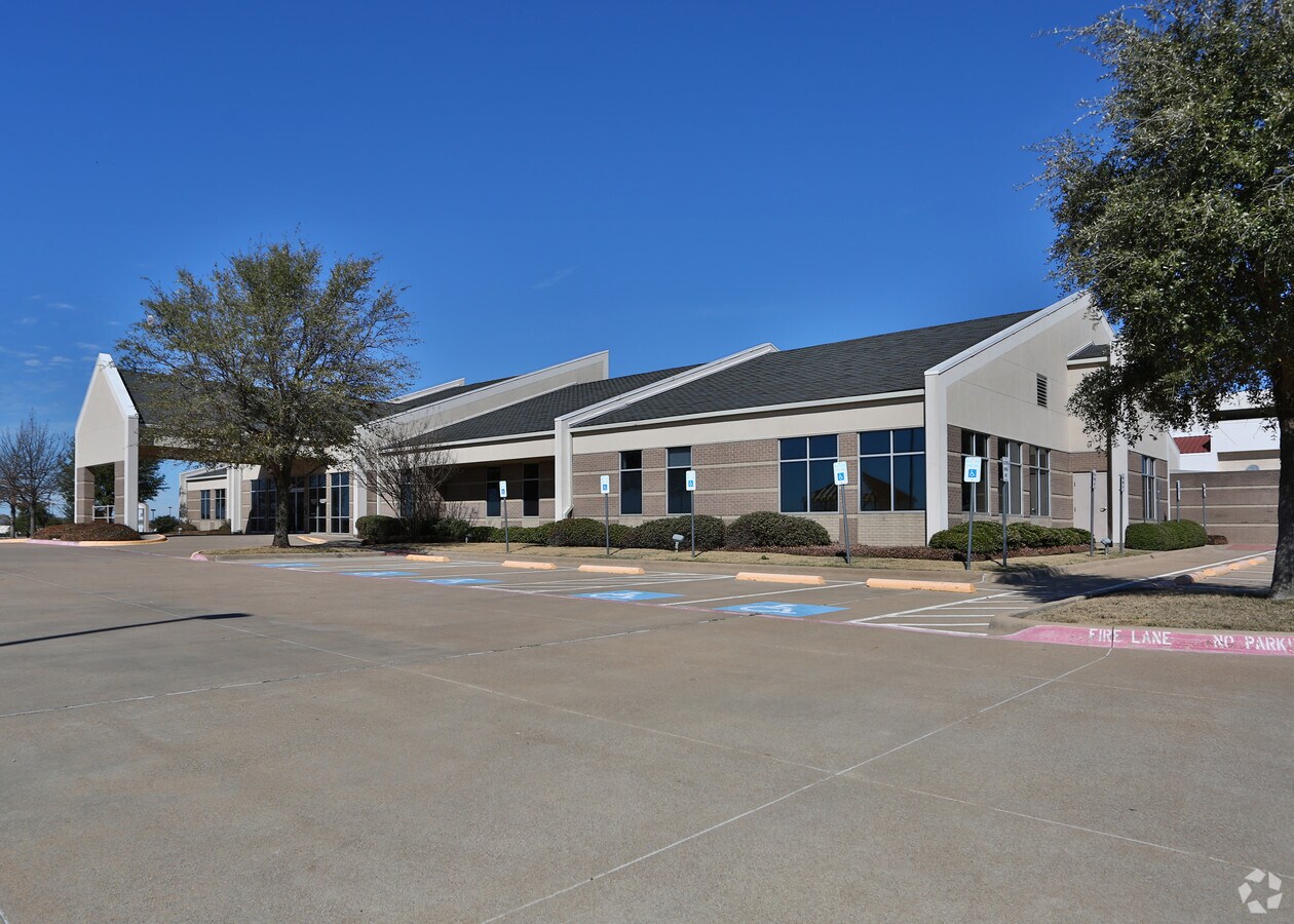 6445 Harris Pky, Fort Worth, TX 76132