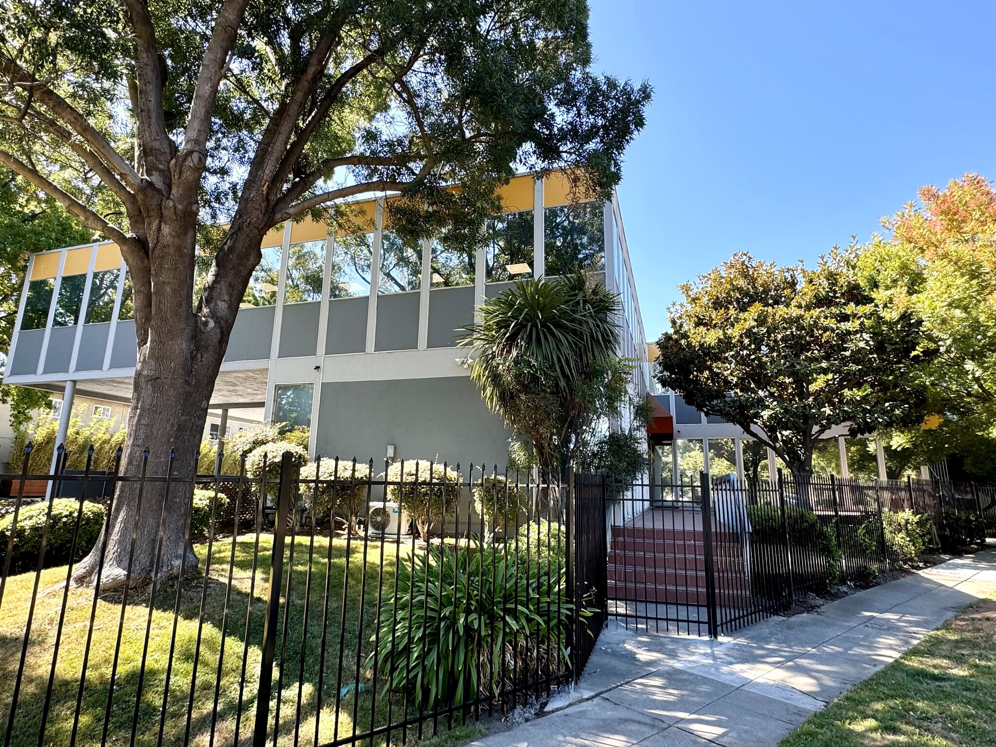 4950 W Hamilton Ave, San Jose, CA for lease Building Photo- Image 1 of 14