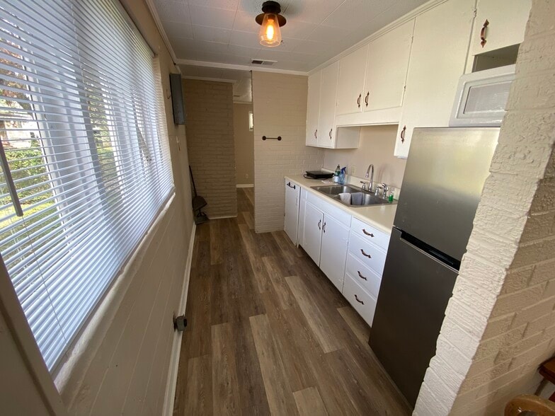 702 McKinley Ave NE, Huntsville, AL for sale - Interior Photo - Image 3 of 41