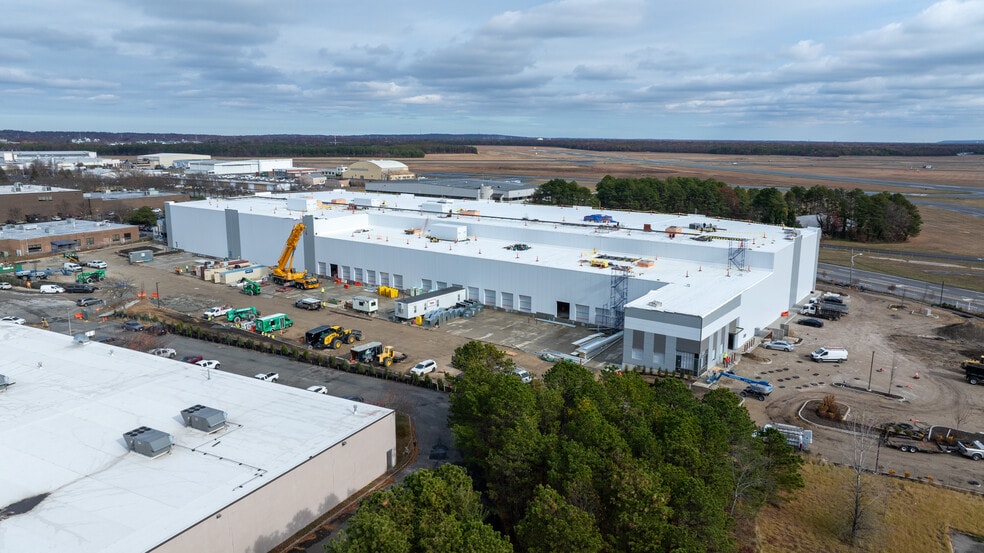 2100 Smithtown Ave, Ronkonkoma, NY for lease - Aerial Video - Image 2 of 6