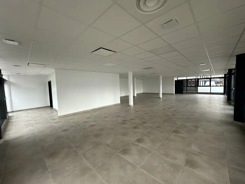Office in Strasbourg for lease - Interior Photo - Image 2 of 4