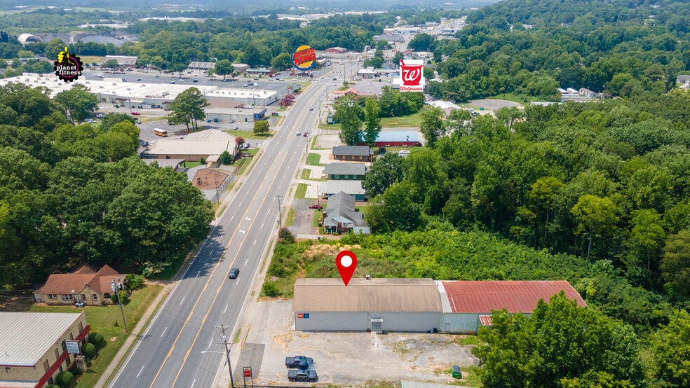 1010 S Wall St, Calhoun, GA 30701 Price Floor Covering