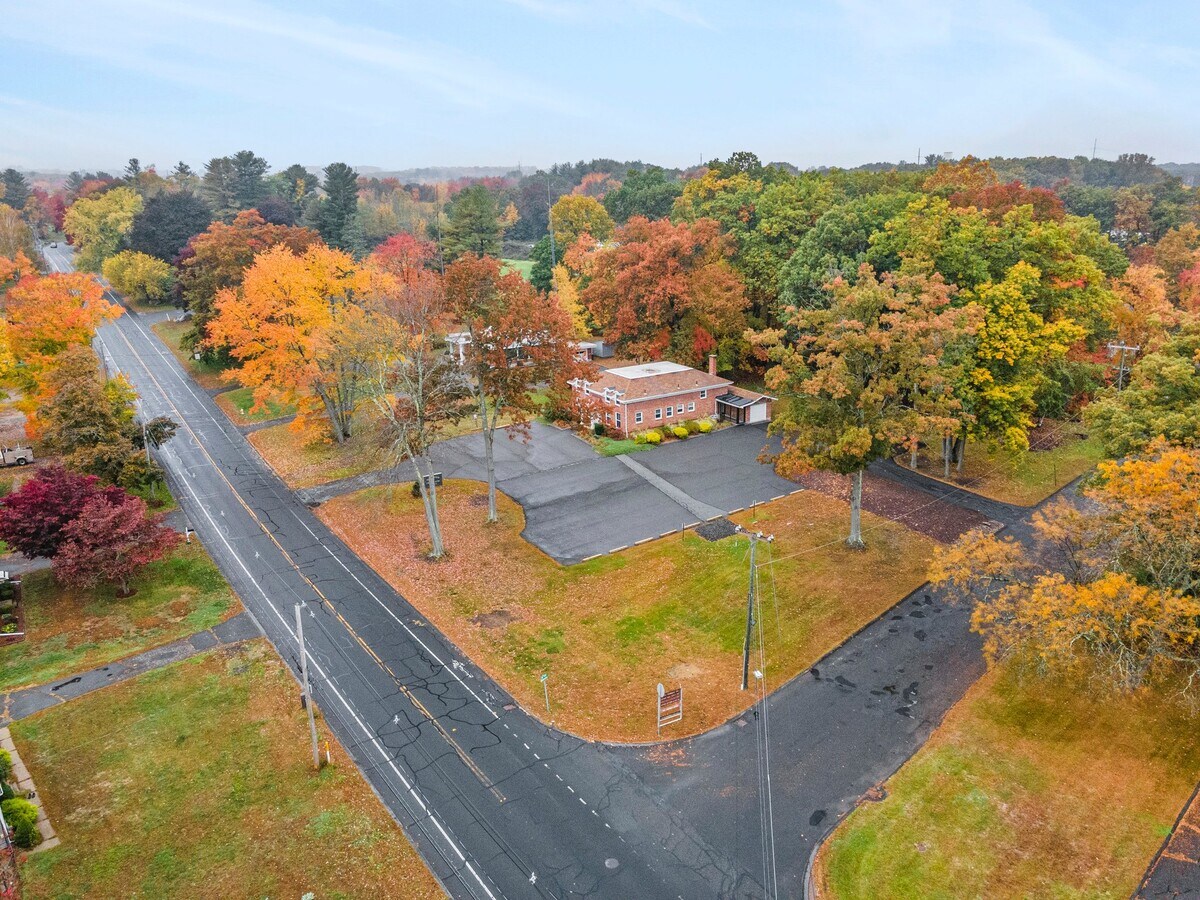 192 Shoemaker Ln, Agawam, MA 01001