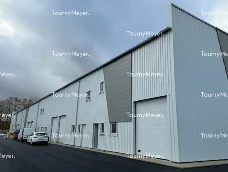 Flex in Lespinasse for lease - Building Photo - Image 2 of 4