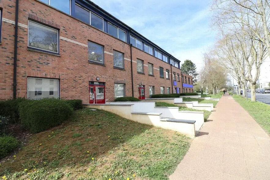 27 Avenue De La Constellation, Cergy for lease - Building Photo - Image 1 of 5