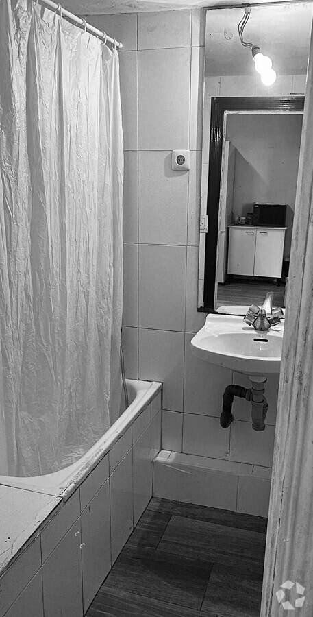 Calle Humera, 21, Fuenlabrada, MAD 28945 - Unit Puerta C, Esc. 1 - - Interior Photo - Image 2 of 5