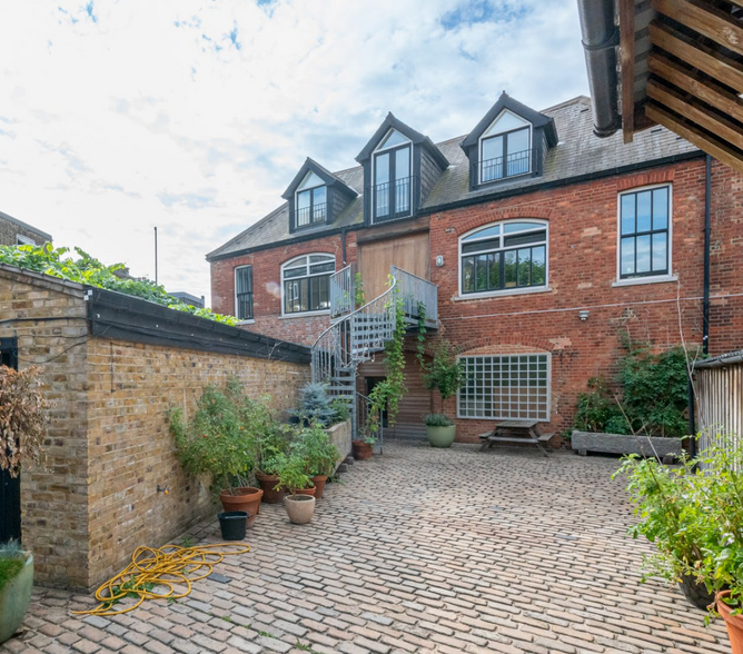 4 Wakeman Rd, London, NW10 5BN | LoopNet