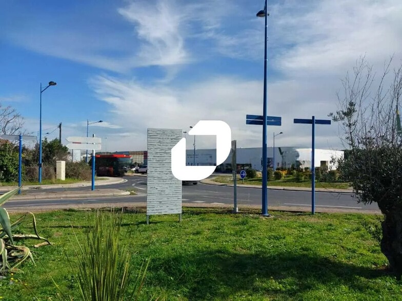 Retail in Le Crès for lease - Building Photo - Image 3 of 5