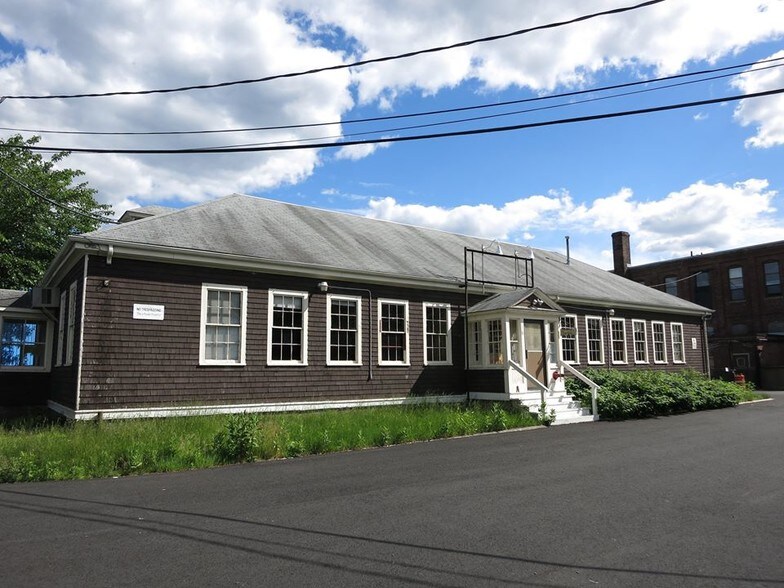 96 Business St, Hyde Park, MA 02136