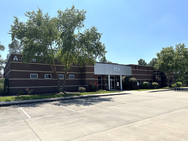 4600 W Kearney St, Springfield, MO for lease - Building Photo - Image 1 of 12
