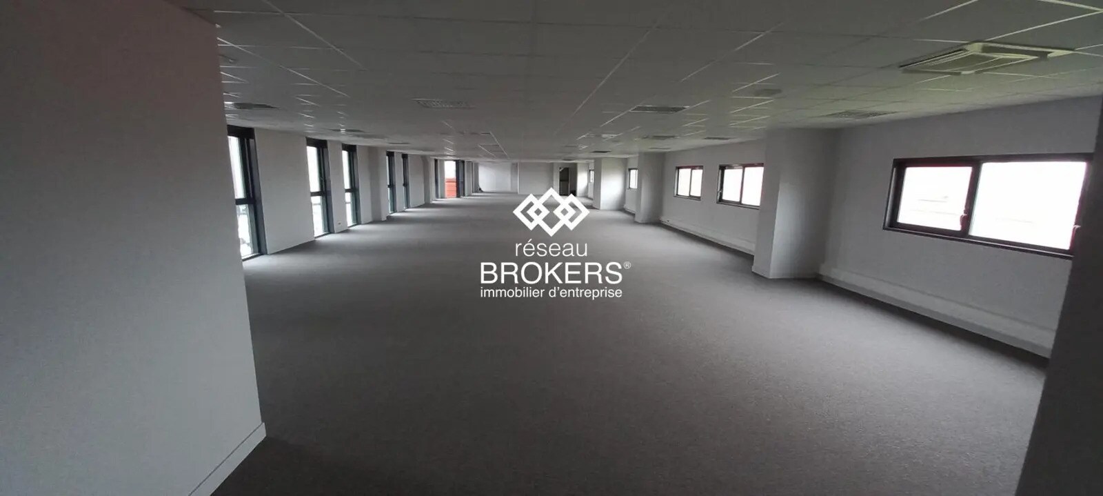 Office in Montauban for lease Interior Photo- Image 1 of 9
