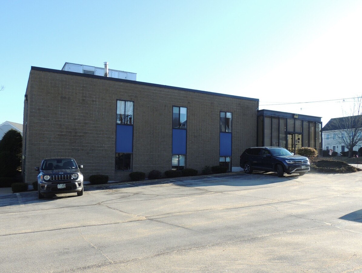 208 Union Ave, Laconia, NH 03246