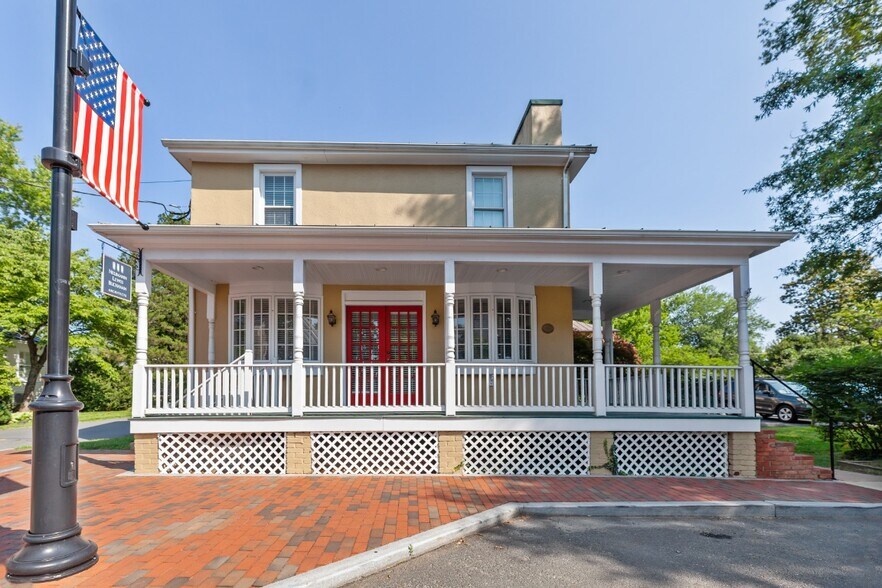 200 E Washington St, Middleburg, VA for sale - Building Photo - Image 1 of 1