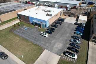More details for 825 Nicholas Blvd, Elk Grove Village, IL - Industrial for Sale
