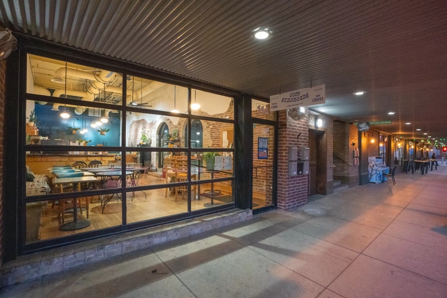 120 W 2nd St, Taylor, TX for lease - Building Photo - Image 1 of 38