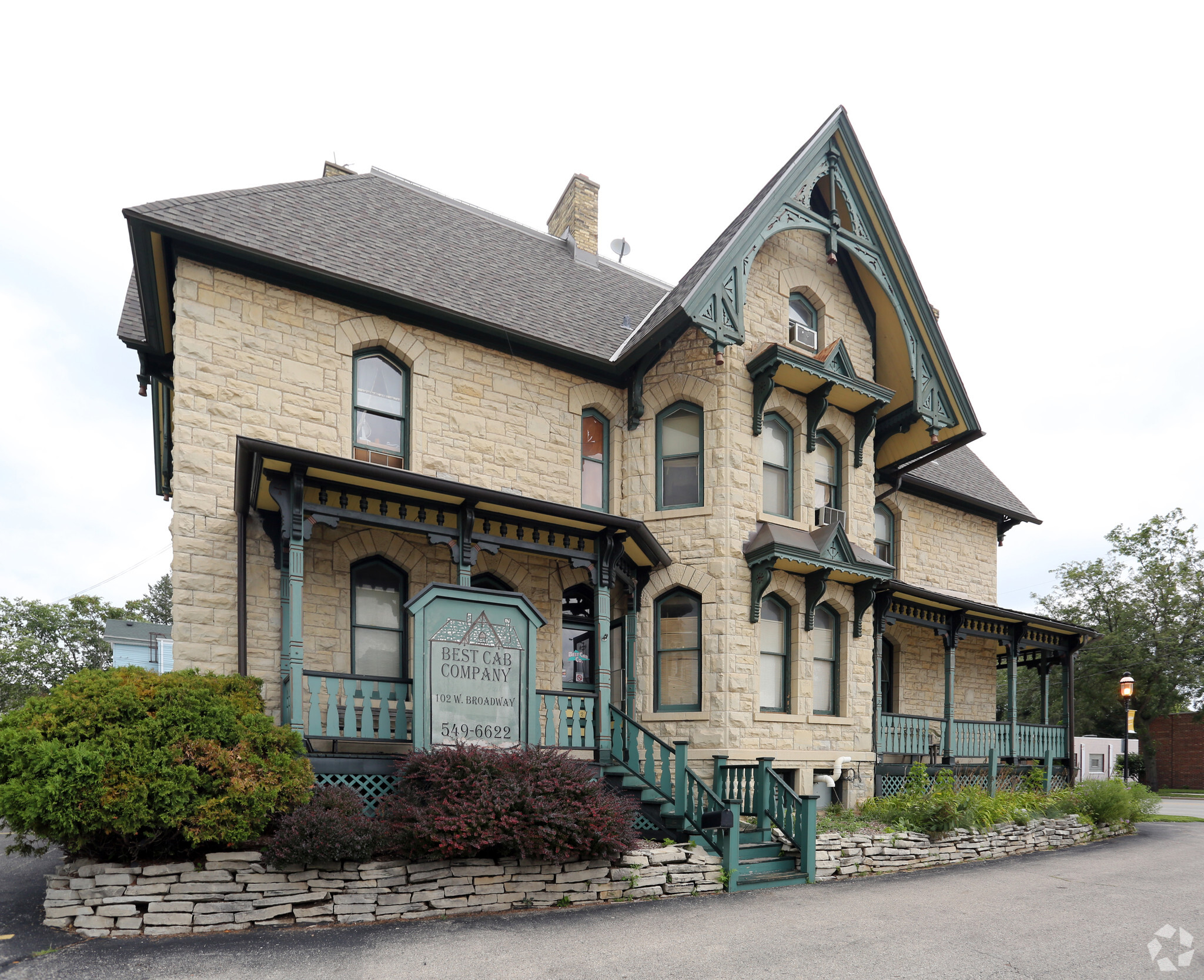 102 W Broadway, Waukesha, WI for sale Primary Photo- Image 1 of 1