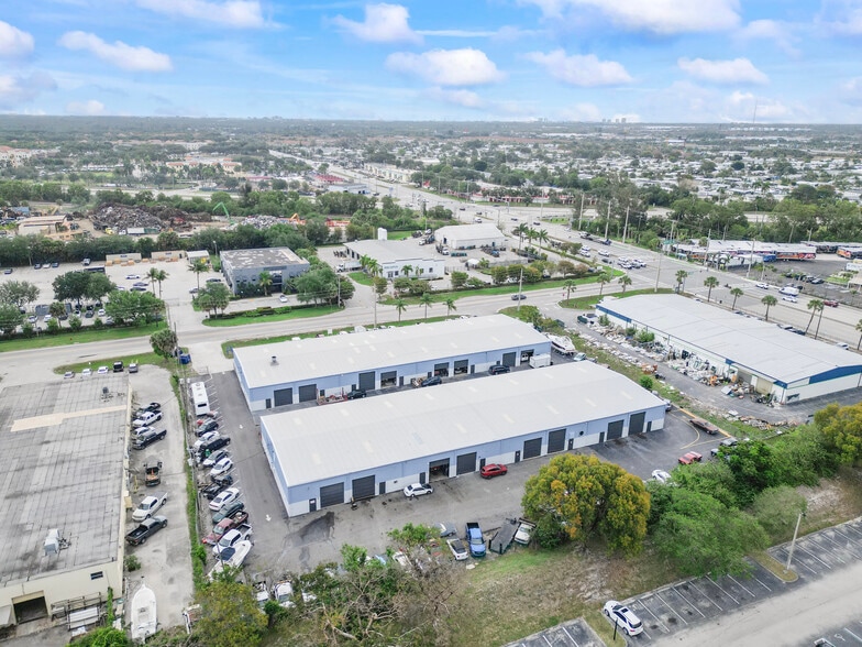 4574 Dyer Blvd, West Palm Beach, FL for lease - Building Photo - Image 3 of 4
