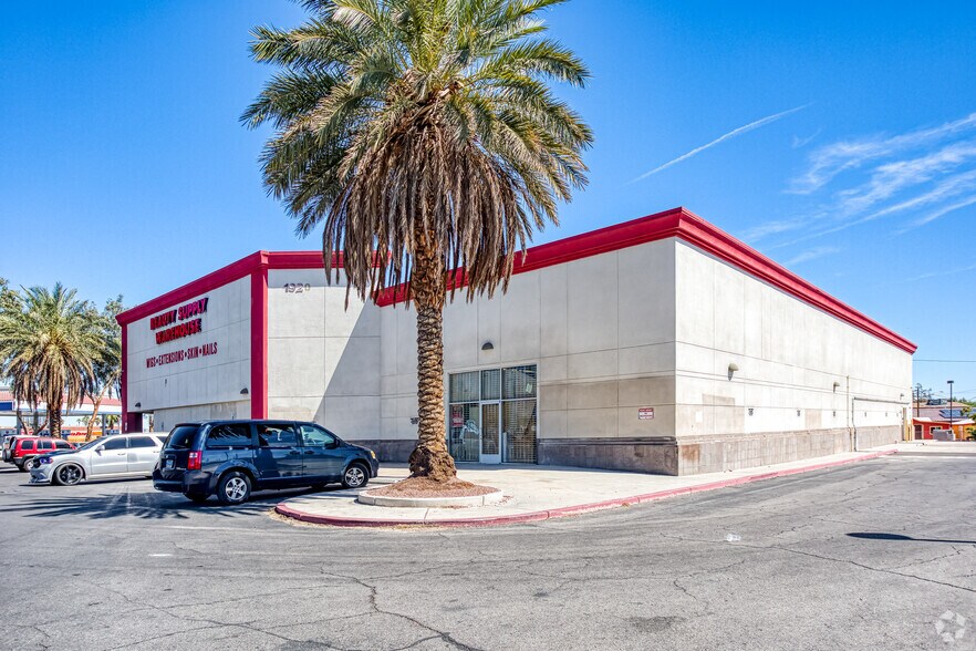 1920 Las Vegas Blvd N, North Las Vegas, NV for lease - Building Photo - Image 2 of 7