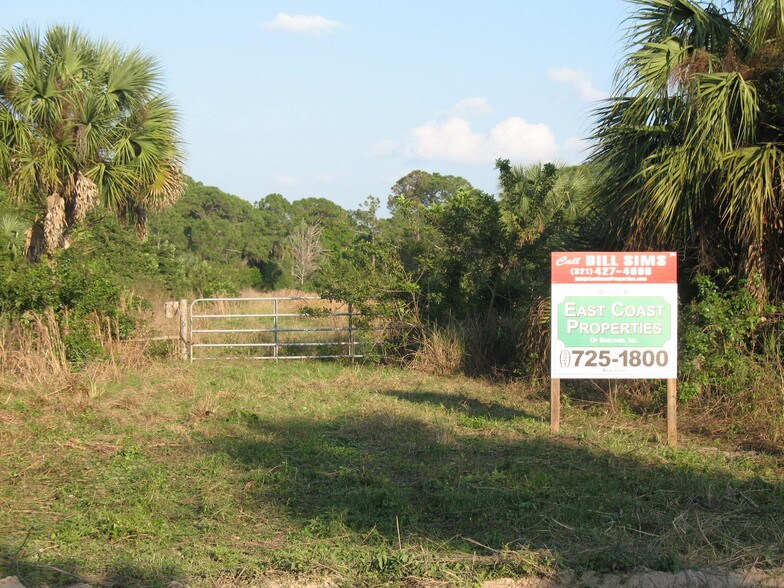 925 Garvey Rd, Palm Bay, FL 32908