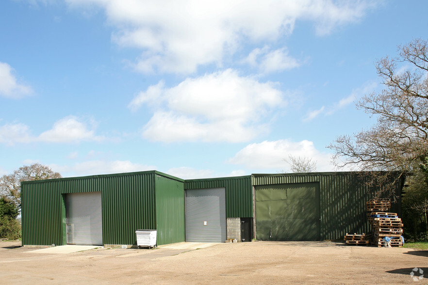 Hollybush Ln, Datchworth for lease - Primary Photo - Image 1 of 4