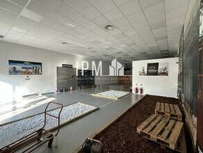 Retail in Aix-en-Provence for lease Interior Photo- Image 1 of 5